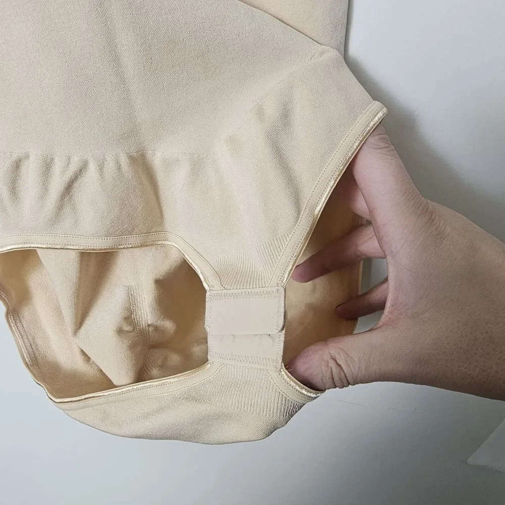 NWT Assest Spanx Bodysuit L Beige‎ Adjustable Strap Hook Eye Control Shapewear